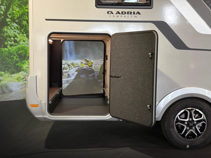 Adria Compact DL 60 a&ntilde;os / autom&aacute;tico foto: 5