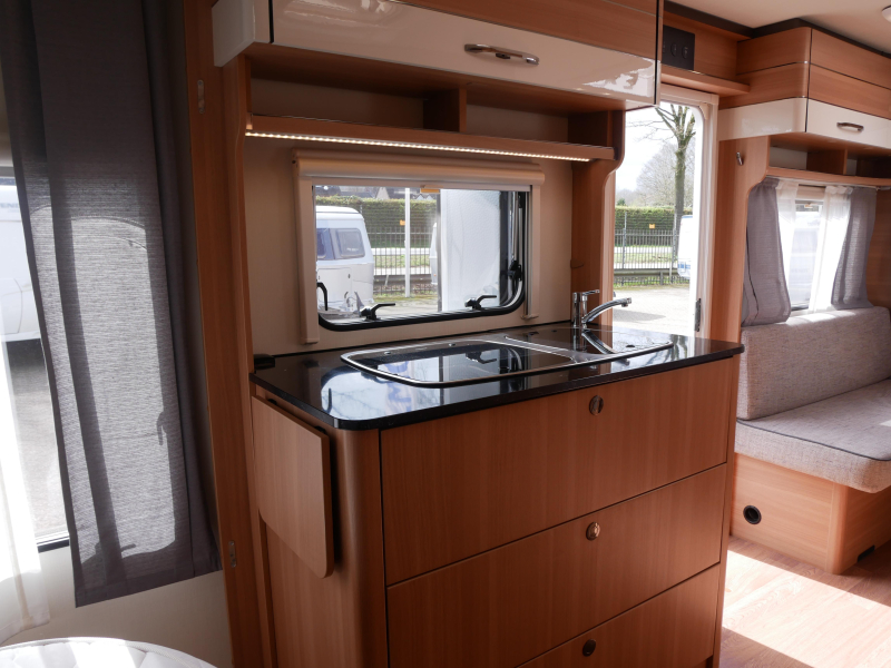 LMC Style 450 D Incl. Mover en luifel  foto: 9