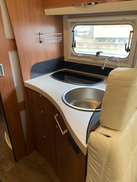 EURA MOBIL IL 720 QB Foto: 1