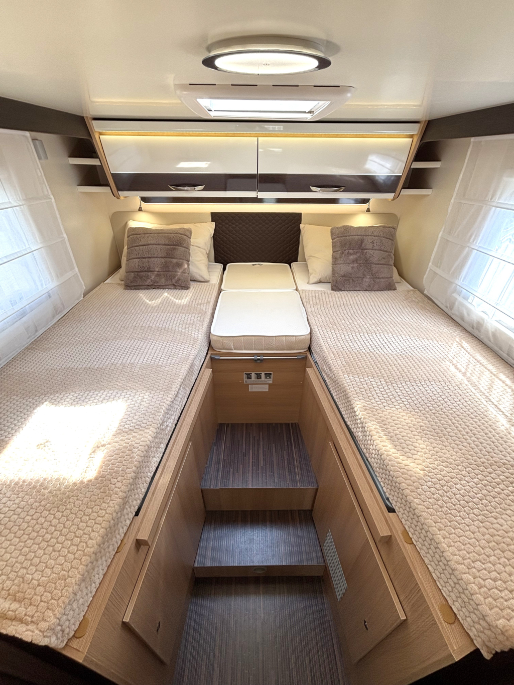 Mc Louis MC4 273 AUTOMAAT ENKELE BEDDEN + HEFBED LEDER 170PK foto: 2