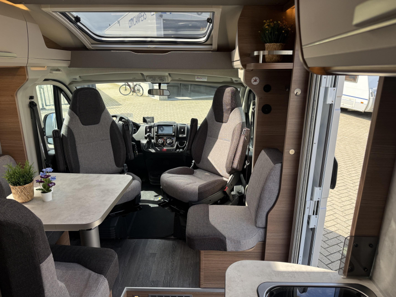 Knaus Van TI Vansation 650 MEG Platinum - Automatik 9G Foto: 9