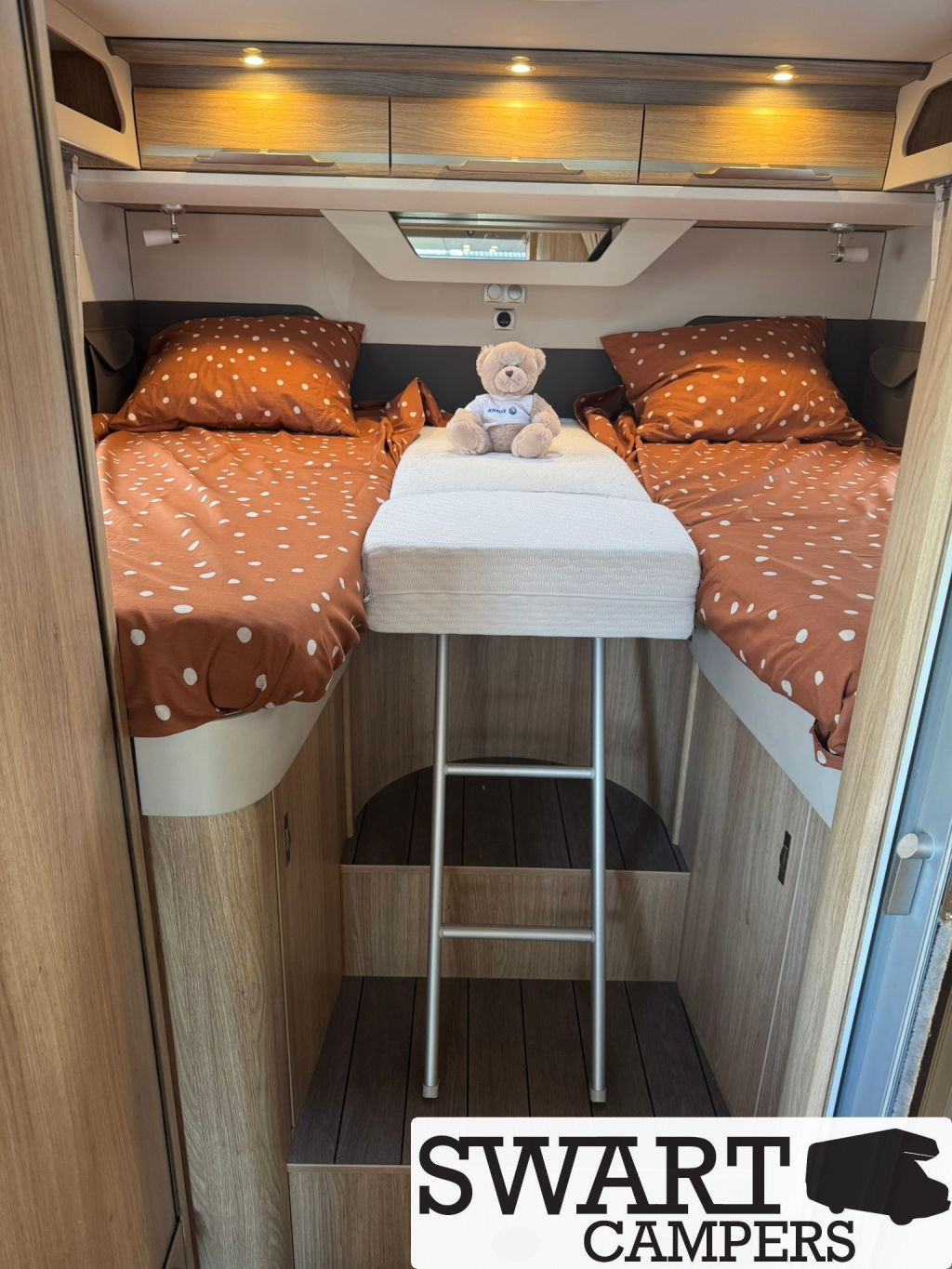 Knaus Skywave 650 MEG, Enkele bedden Hefbed foto: 17