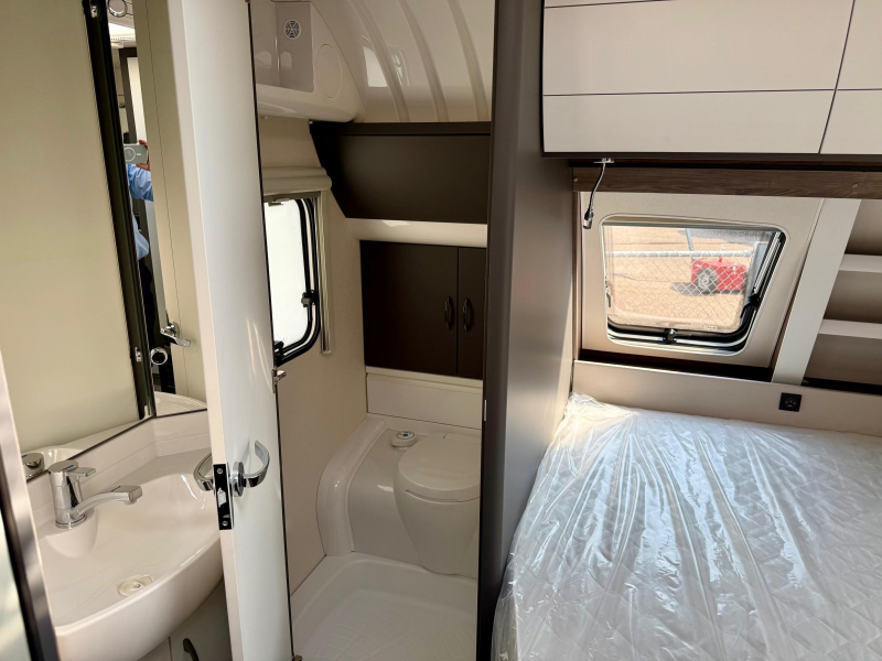 Hobby Excellent Edition 460 UFE Cama francesa y asiento redondo! foto: 11
