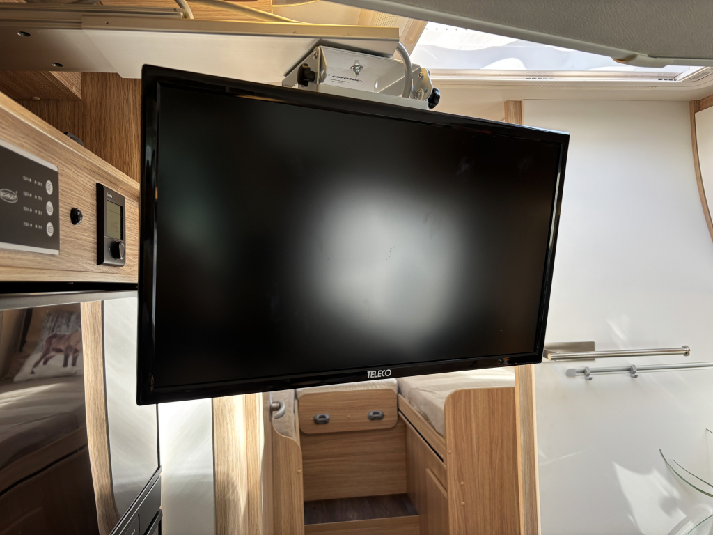 Sunlight Adventure T68 9-TR AUTOMAAT ENKELE BEDDEN + HEFBED foto: 13