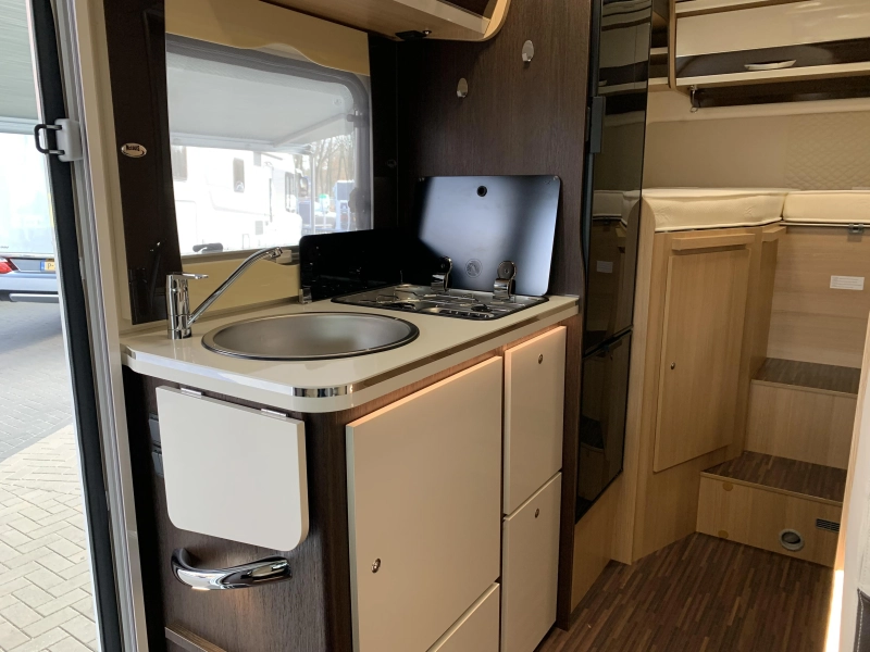 McLouis Sovereign 439 G 140 PS L&auml;ngsbetten Foto: 7