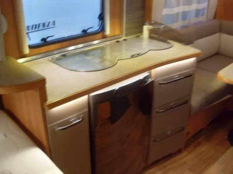 Eriba Nova Winner Edition 465 GL met Mover  foto: 2