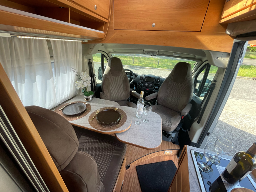 p&ouml;ssl ROADCRUISER XL CAMAS INDIVIDUALES ELEVADAS ENGANCHE DE REMOLQUE foto: 1