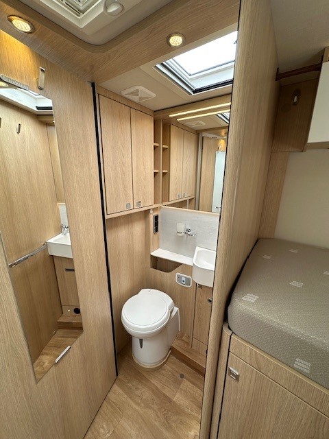Hymer BMC-I 680, automaat, zonder hefbed! foto: 10