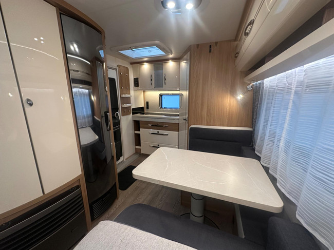Hobby Excellent 460 SFf photo: 16