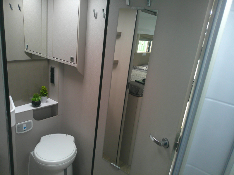 Hymer Tramp S 685 Als nieuw! super compleet  foto: 15