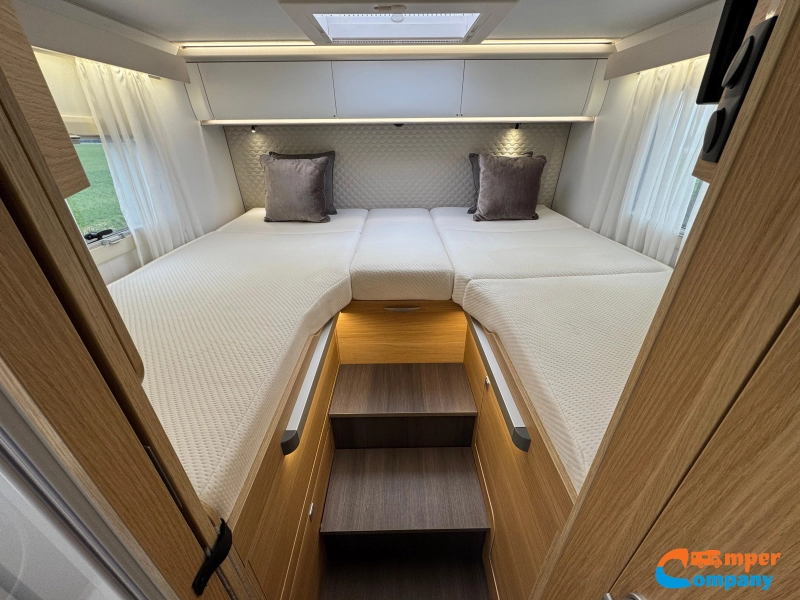 Adria Matrix Plus 670 DL L&auml;ngsbetten / Automatik Foto: 14