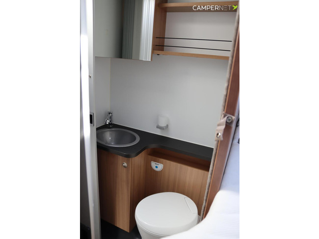 Sun Living S-SERIES S 70 SP 2.3 Multijet 150cv | Aire acondicionado de techo | 5 asientos | Cama abatible | Enganche de remolque | Cama transversal | Bearlock | Toldo | Sensores de aparcamiento foto: 21