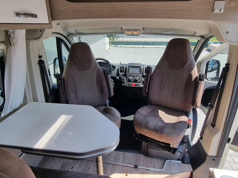 P&ouml;ssl Roadcruiser 640 Top condition, low mileage photo: 19