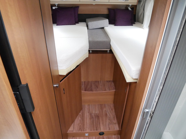 Knaus Van TI 650 MEG Platinum, Einzelbetten, Dachklimaanlage Foto: 16