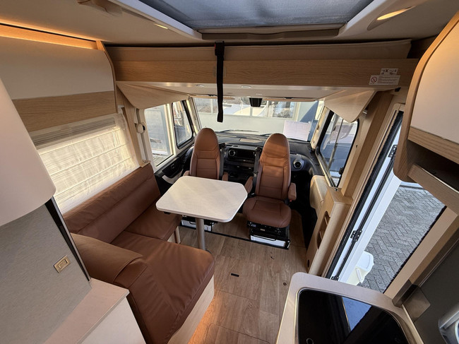 Hymer BMC-I 580 Drop-down bed | Solar | Bicycle rack | Automatic | Drop-down bed | Solar | Bicycle rack | 9-speed Auto photo: 14
