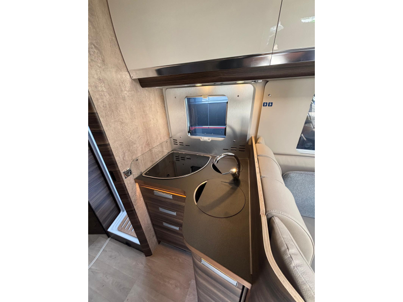 Laika Ecovip 4009 L automaat, E&P enkel bed  foto: 14