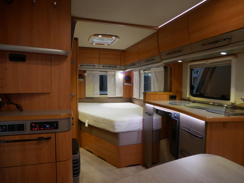 Eriba Nova GL 465 Incl. mover y toldo foto: 6