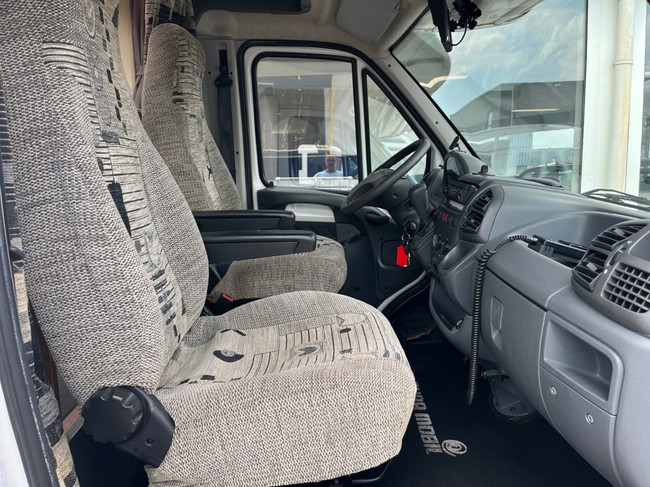 Eura Mobil A635ls Aut. Alkoof 2x Airco Cruise 5 slaappl. Zonnep. CarPlay foto: 18