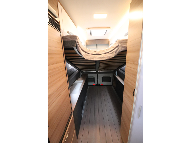Knaus BoxDrive 680 ME VOL Enkele bedden 180PK  foto: 17