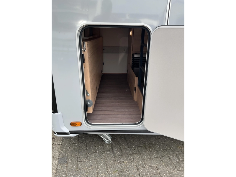 Knaus Sudwind Black Selection 540 FDK STAPELBED-GRATIS MOVER Foto: 14