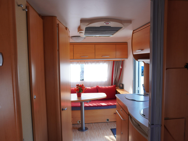 Eriba Living 480 WITH MOVER, AWNING, AIR CONDITIONING photo: 3