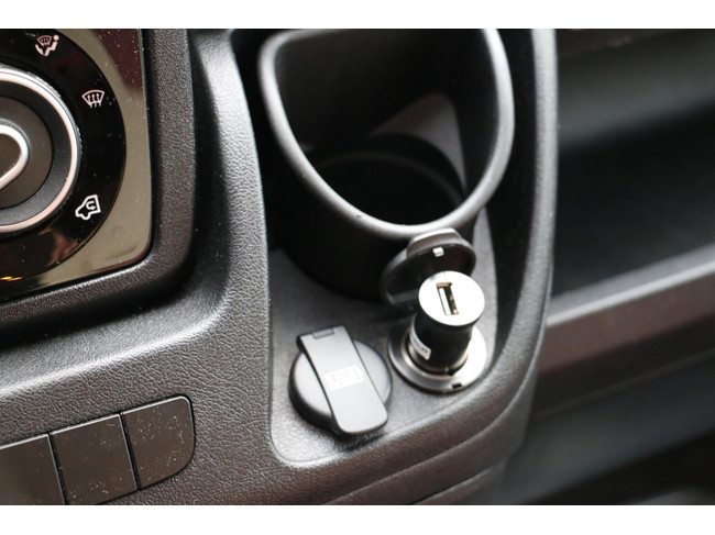 Fiat Ducato Sun Living Lido M 45 SP vollgepackt mit Optionen! 6 Schlafpl&auml;tze! Kabinenklimaanlage + Klimaanlage im Wohnbereich, Hubbett, Navi, R&uuml;ckfahrkamera Foto: 17