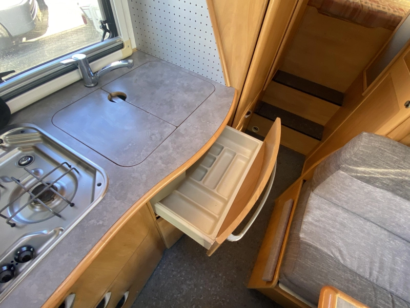Hymer Camp 644 G 6 pers GROTE GARAGE 2,8  foto: 25