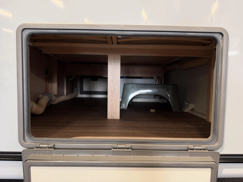Knaus Sudwind Black Selection 500 QDK Etagenbett / Querbett Foto: 5