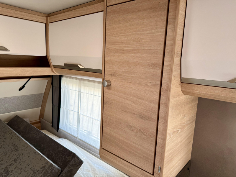 Knaus Sudwind Black Selection 460 EU Zomer Airco Actie!  foto: 8