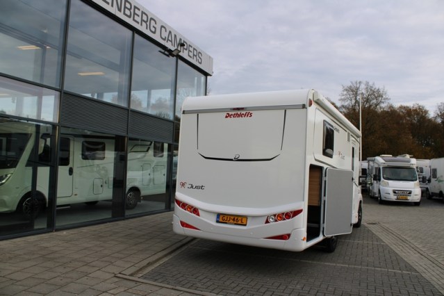 Dethleffs 7052 DBM Just 90 Queenbed + hefbed riante garage (94  foto: 8