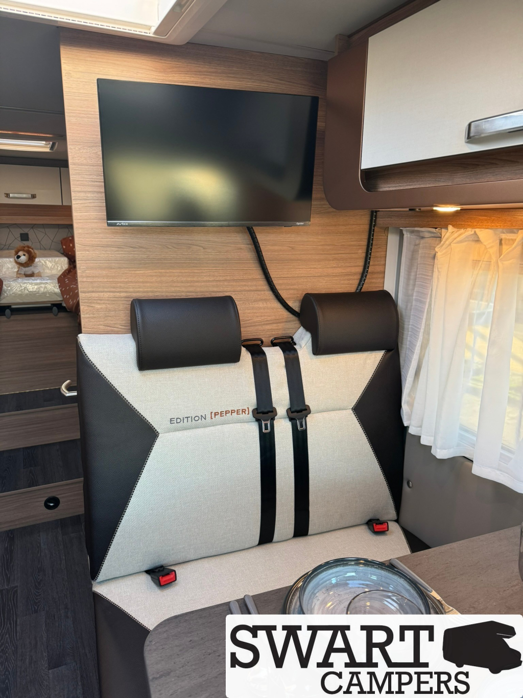 Weinsberg CaraCompact MB 640 MEG Edition [pepper], Automaat 150 pk Enkele bedden foto: 13