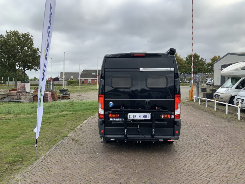 Knaus Boxstar Buscamper AUTOMAAT Dwars-bed, Motor-airco, Draaistoelen, Fietsendrager Busbiker, Bj.2017 Camper centrum on the road Marum foto: 21