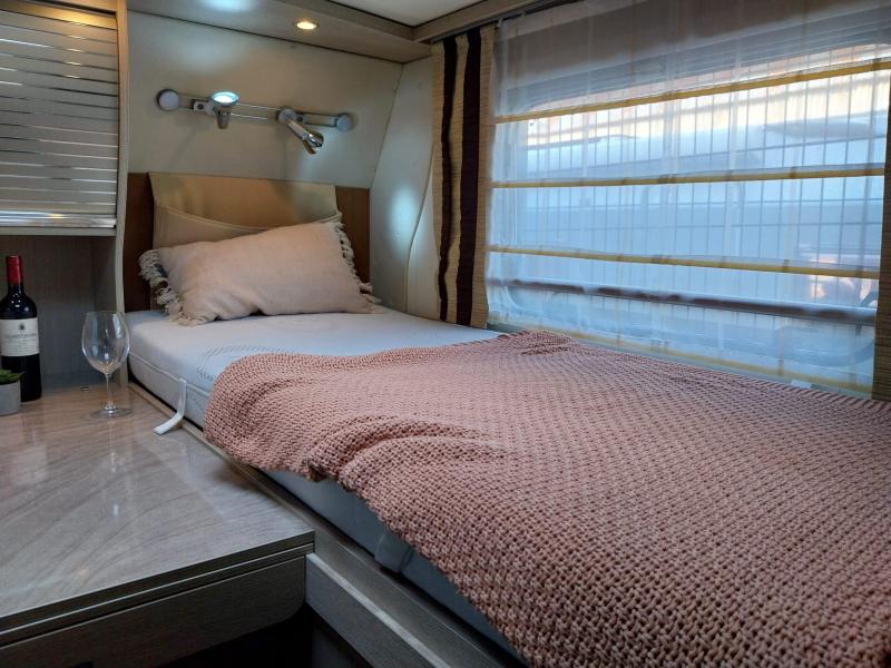 Bürstner Nexxo 728 T Met extra lage enkele bed  foto: 16