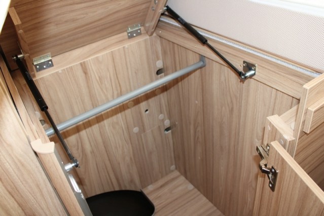 Hymer Exsis I 678 Fiat AUTOMAAT 160 pk enkele bedden Smal en lichtgewicht (54  foto: 55