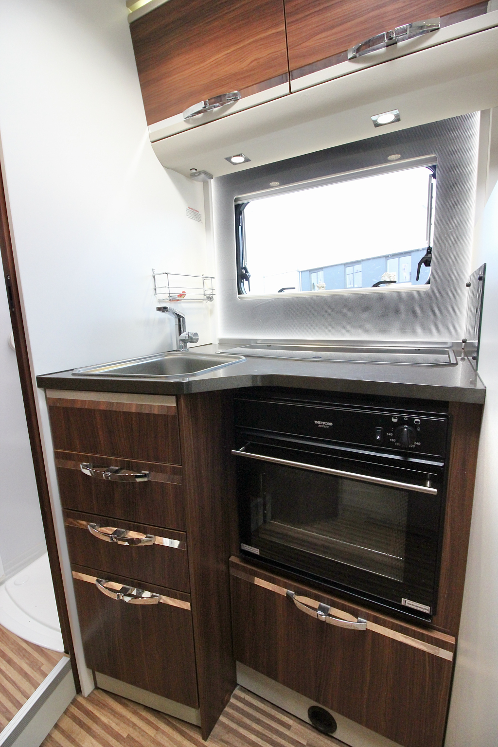 Adria Matrix M670SL foto: 9