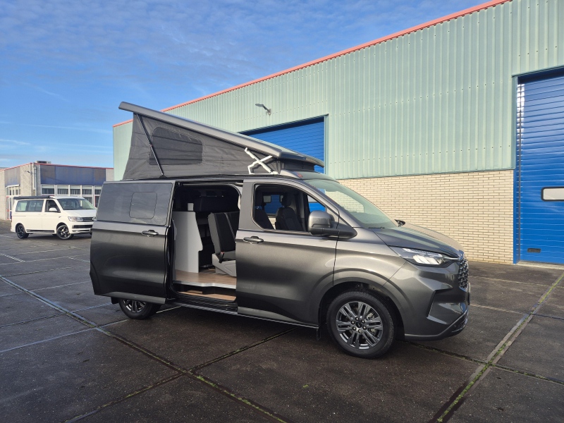 Ford Nugget Tourneo Custom 2025 foto: 2