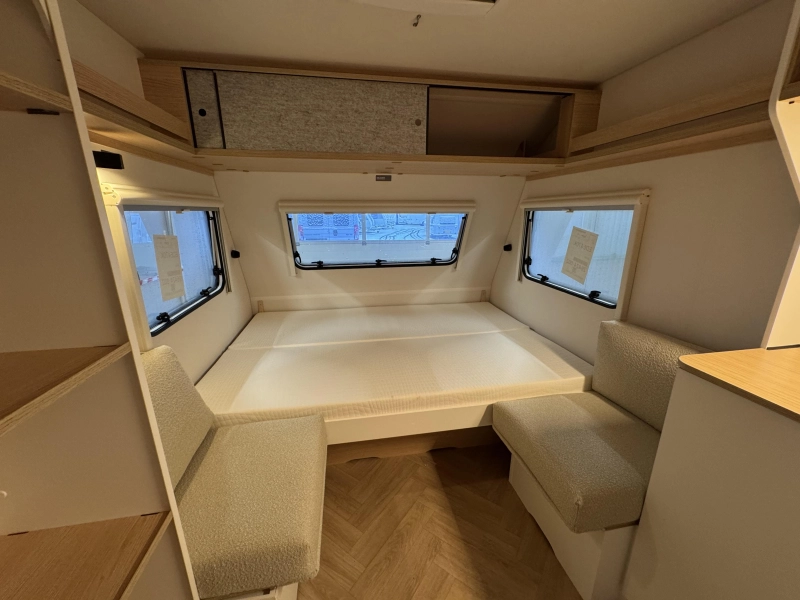 LMC E:dero 470K Ventana delantera abatible foto: 4