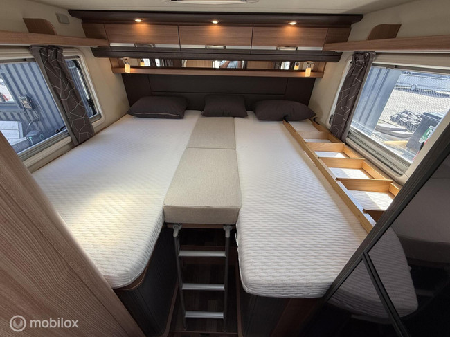 Knaus 700 MEG enkele bedden + hefbed! foto: 8