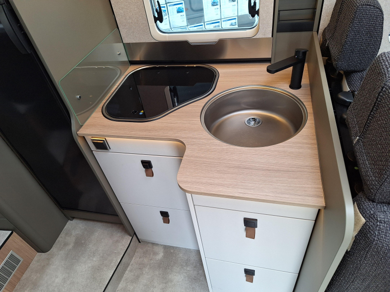 Hymer GT-S 600 XXL BED - LED - STEINGRAU foto: 7