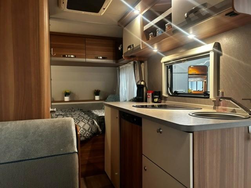 Weinsberg CaraOne Edition HOT 420 QD airco, mover, luifel  foto: 8