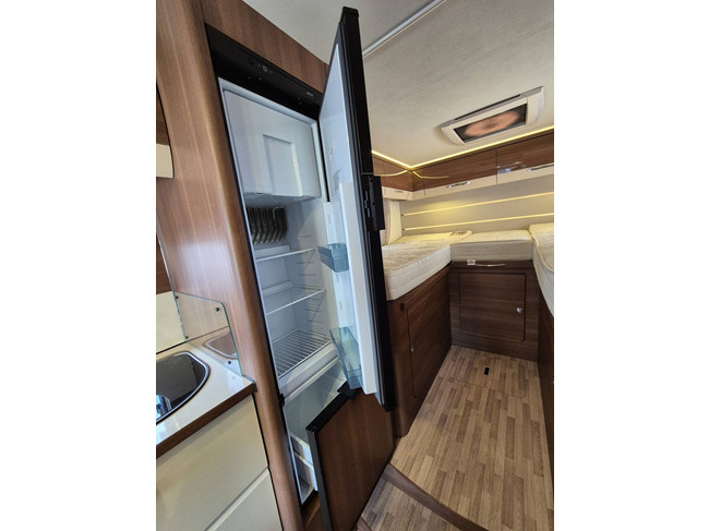 LMC T662 LMC T 662 Cruiser Comfort 160 HP CERAMIC COATING SINGLE BEDS TV SOLAR PANEL TOW BAR SWIVEL SEATS photo: 16