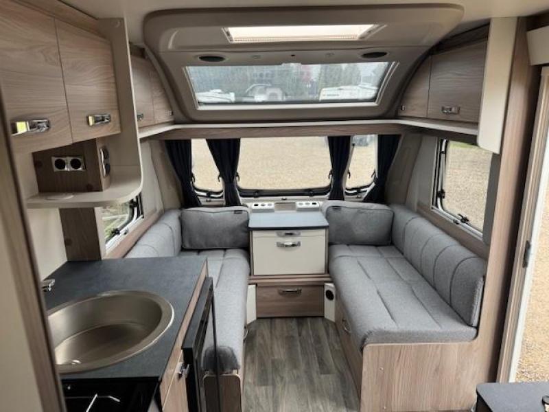 Sprite Mondial 470 SE frans bed  foto: 7