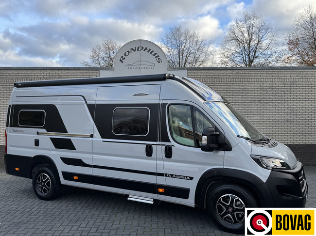 Adria Twin Supreme 640 SGX 160 pk AUTOMAAT 9-Traps Euro6 Fiat Ducato 8 Maxi **Lengtebedden in hoogte verstelbaar/4 zitplaatsen/Luifel/ foto: 0