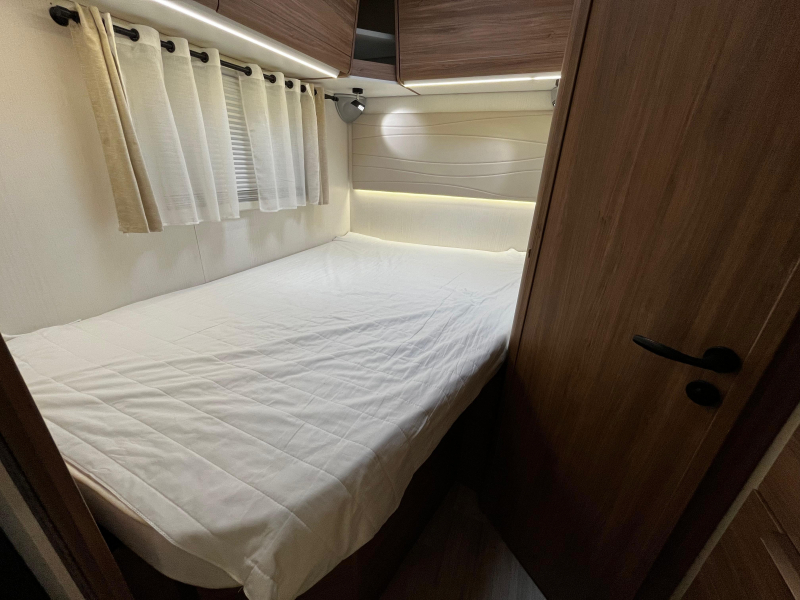 Pilote P 726 P Camper 5 person photo: 11