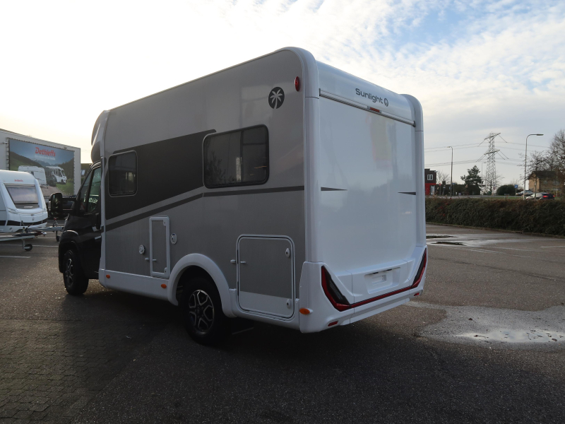 Sunlight Adventure Edition 58 T 5,96 LENGTE HEFBED LUIFEL  foto: 22