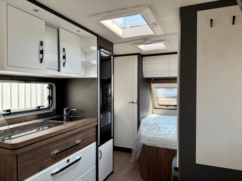 Hobby Excellent Edition 460 UFE Cama francesa y asiento redondo! foto: 6