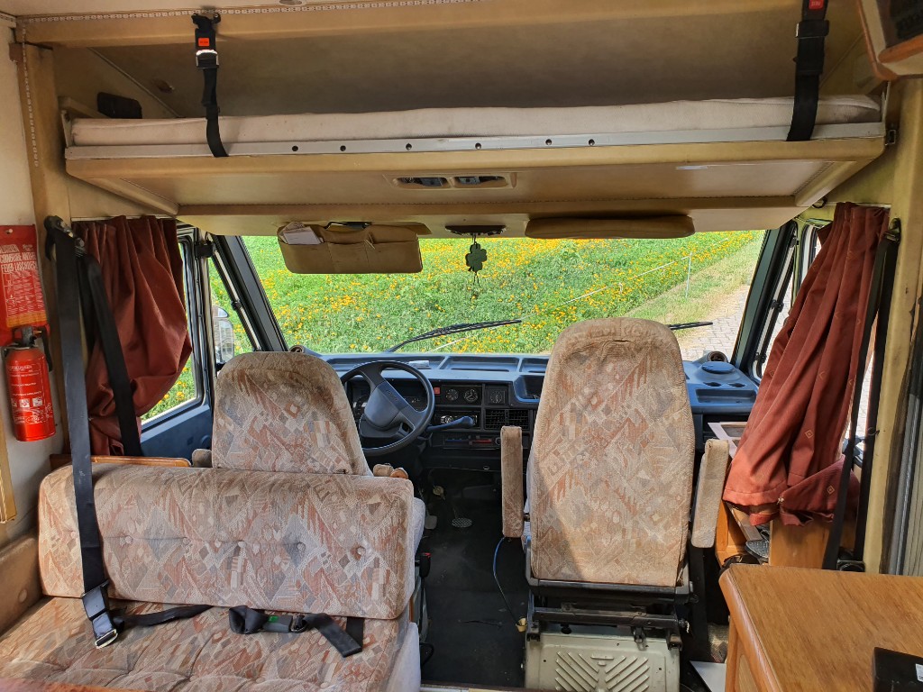 LMC Liberty 6500 Fiat 290 2.5 Turbo Diesel | Fixer-upper photo: 6