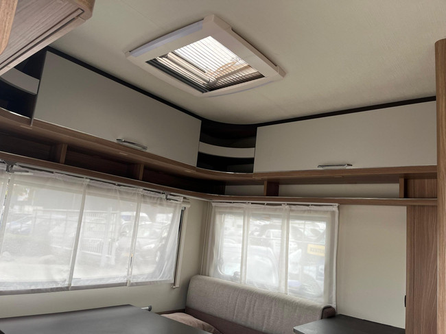 Bürstner Premio 490 TS | Queensbed | Voortent | Vol automatische Mover | Fietsenrek | Asschokbrekers foto: 9