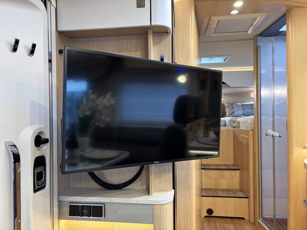 Hymer BMC 680 SilverLine MERCEDES 9T AUTOM&Aacute;TICO CAMAS INDIVIDUALES foto: 19