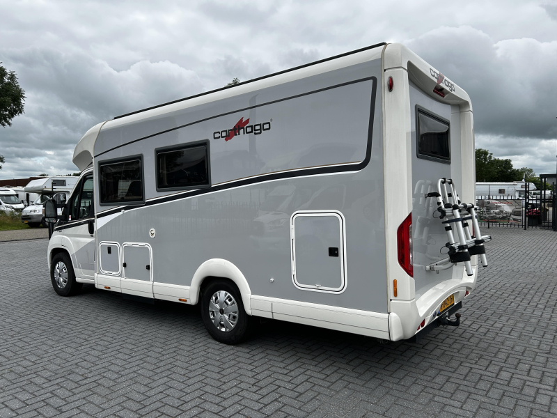 Carthago Chic C-Line I 4.2 Dwarsbed/2015/Euro-5/6.7M  foto: 2